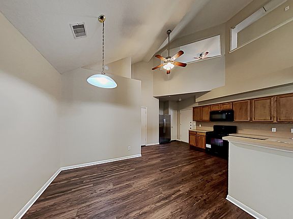 5th image of 4722 Montclair Hill Ln