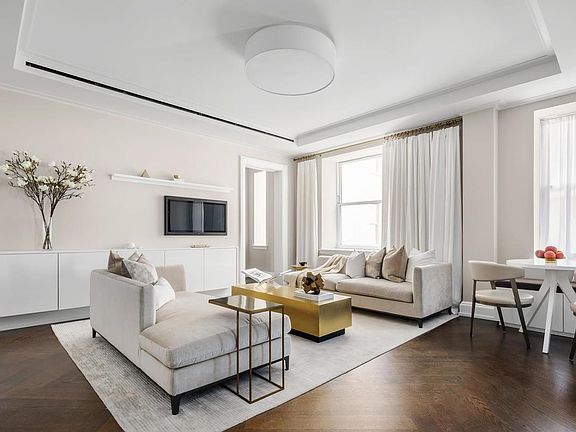 3rd image of 344 W 72nd St APT 4B