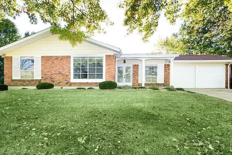 1st image of 12733 Coachlight Square Dr