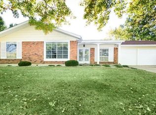 12733 Coachlight Square Dr, Florissant, MO 63033