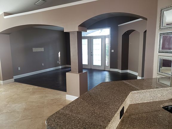 3rd image of 6717 Waterton Dr