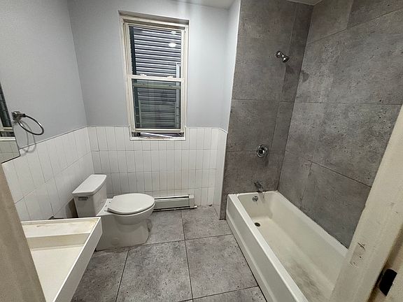 3rd image of 177 Van Nostrand Ave APT 6
