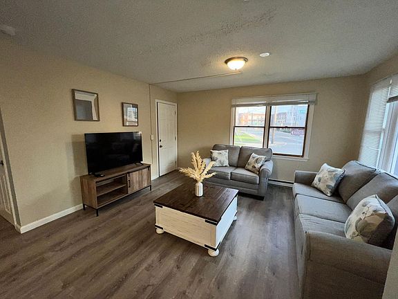 3rd image of 618 Grattan St #1