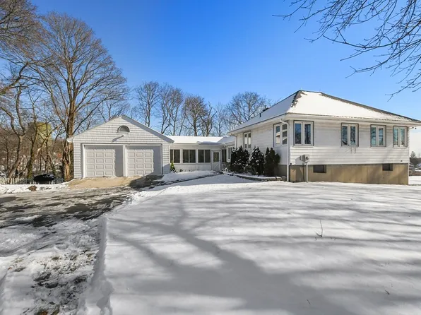 17 Cameron Rd, Lynn, MA 01904