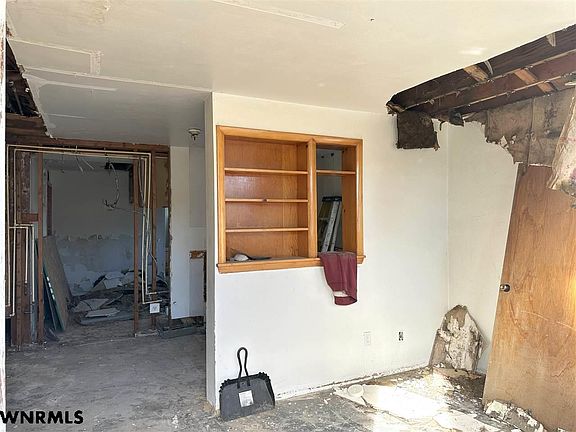 5th image of 405 W 6th St