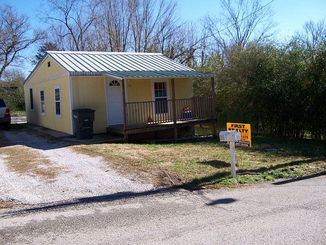 2nd image of 721 Welch Ave