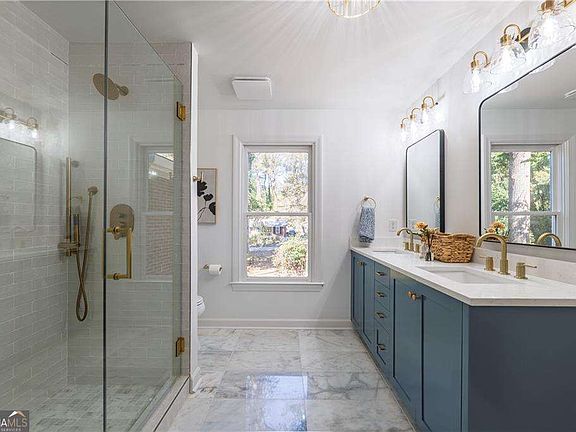 4th image of 2555 McCurdy Way