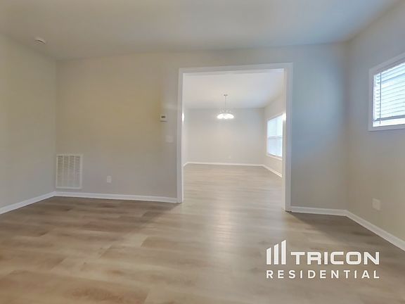 4th image of 15 Oakbrook Dr SW