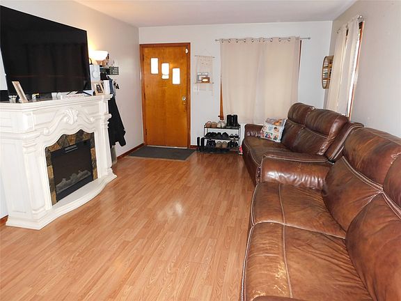 4th image of 1241 E 27th St