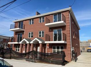 22005 64th Ave, Oakland Gardens, NY 11364