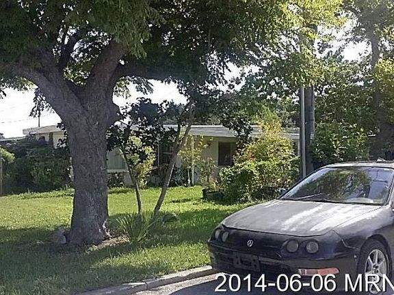 3rd image of 4211 Park Lake St