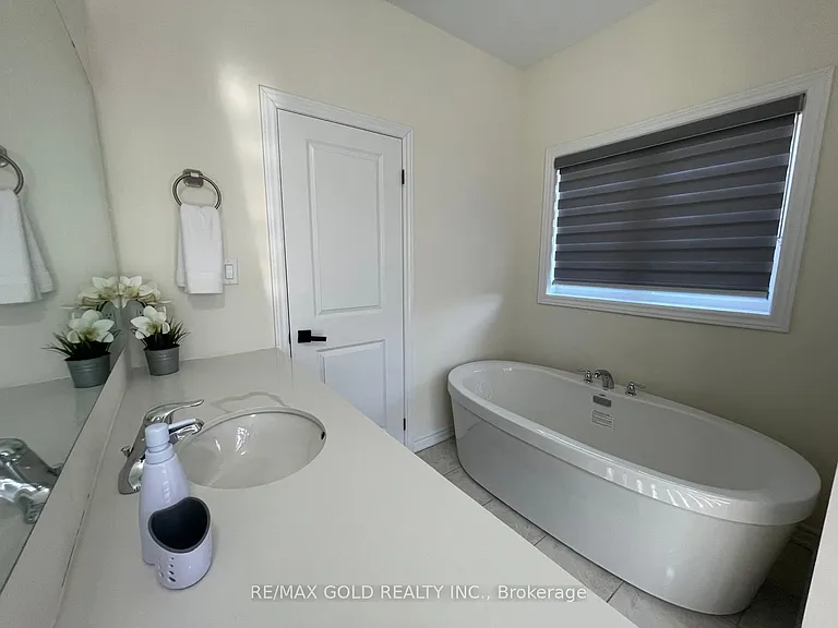 537 Veterans Dr — Photo 13