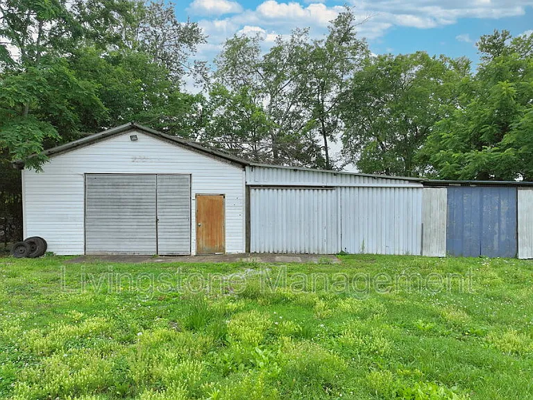 872 W Albert Gallatin Ave — Photo 54