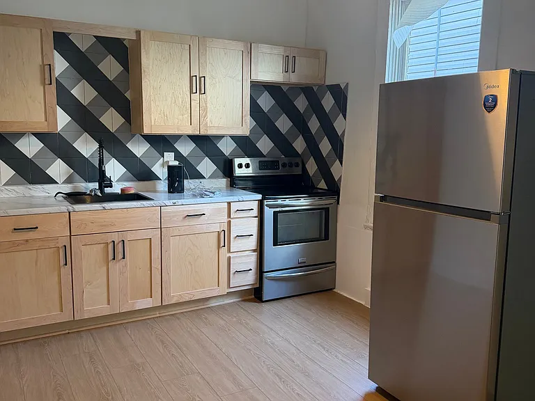 2429 Griffiths Ave — Photo 26