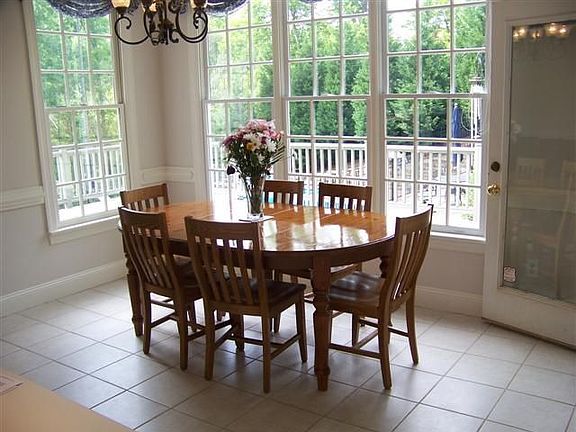Enjoy the morning paper at in the breakfast room.  Lots of natural light!