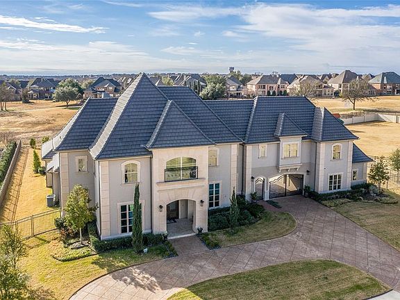 3rd image of 417 Woodlake Dr