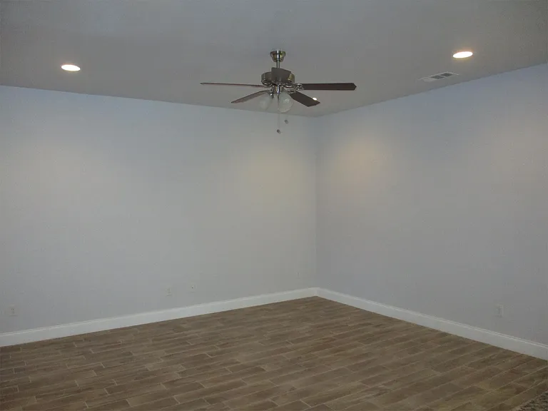 1903 Morgan St — Photo 32