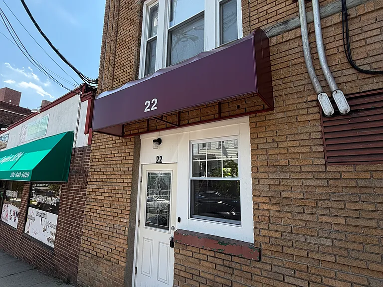 22 Hilliard Ave — Photo 9