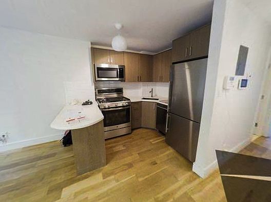 4th image of 213 Ashland Pl #1A