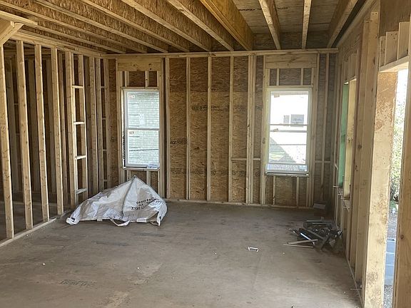 5th image of 1006 N 5th St