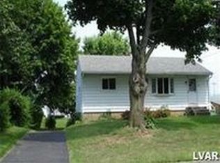 455 Apple Blossom Rd, Easton, PA 18040