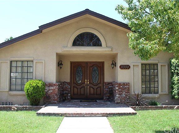 4th image of 2004 S Helen Ave