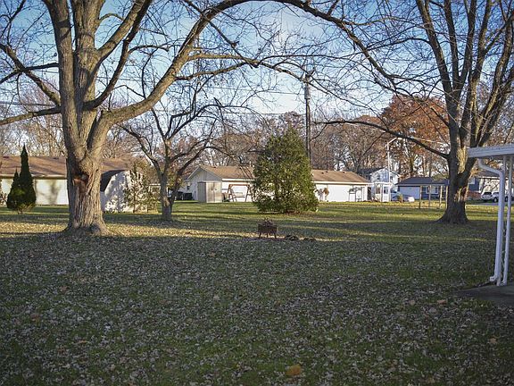 2nd image of 4212 Oakhurst Dr