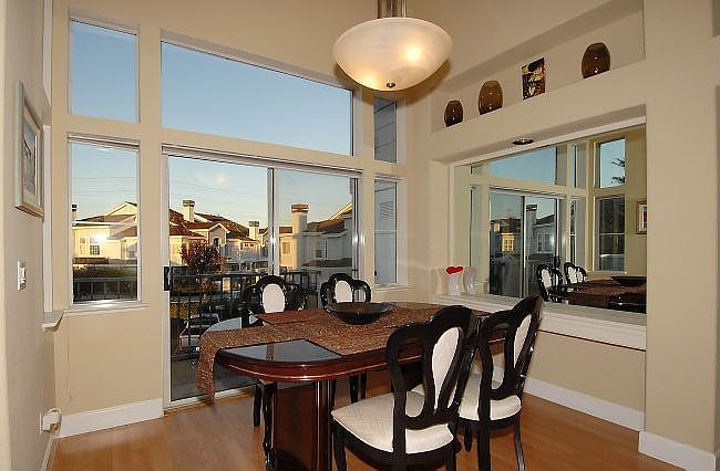 Dining Area, Access to Balcony