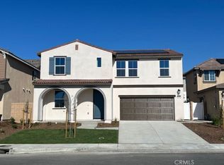 562 Cumberland Rd, Rialto, CA 92377