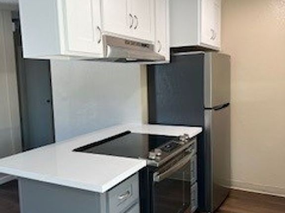 5th image of 330-334 Beamer St #330