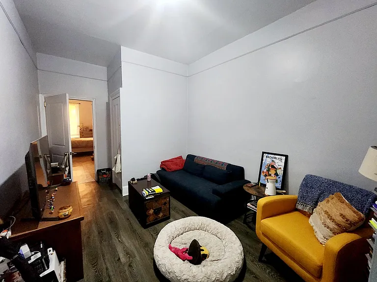 623 Willow Ave #1 — Photo 3