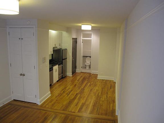 4th image of 421 W 56th St APT 2B