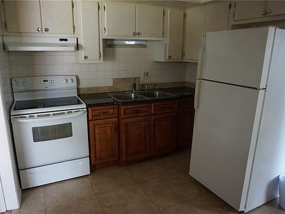 2nd image of 3535 Dahlia Pl APT B