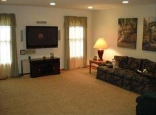 1372 Wood Dr, Woodstock, IL 60098