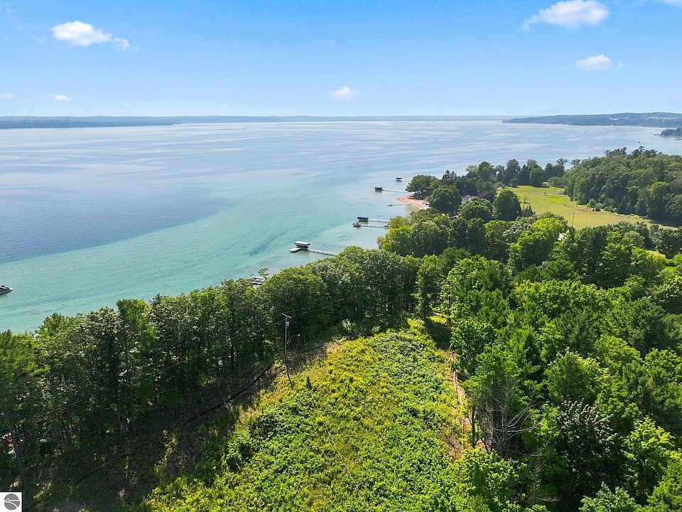 1st image of 0 Bluff Rd
