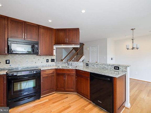 3rd image of 6510 Kelsey Point Cir #6