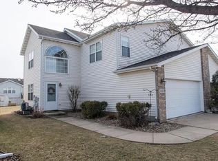 1643 Dogwood Dr, Crown Point, IN 46307