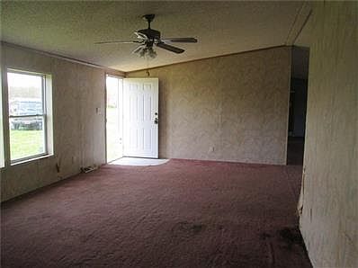 3rd image of 1560 E Us Highway 136