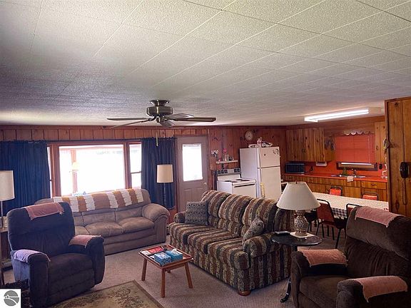 4th image of 2943 Lakeshore Dr