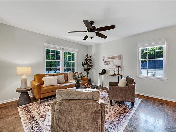 4th image of 7645 Summerglen Dr