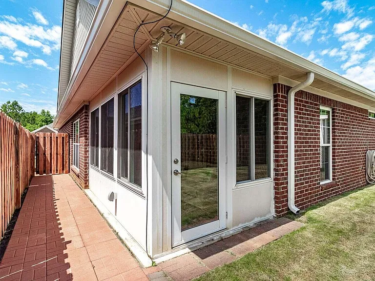 4458 Galway Dr — Photo 37