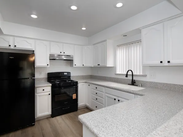 2239 Via Esmarca #A, Oceanside, CA 92054