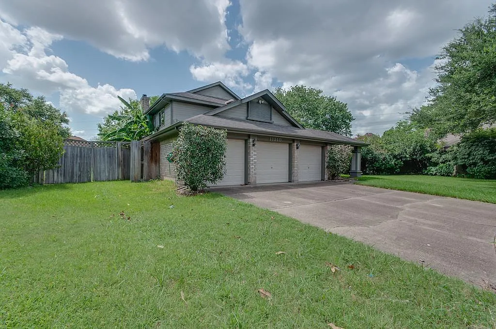 4 bed, 2.5 bath, 3036 sqft, $2,500 — Photo 3