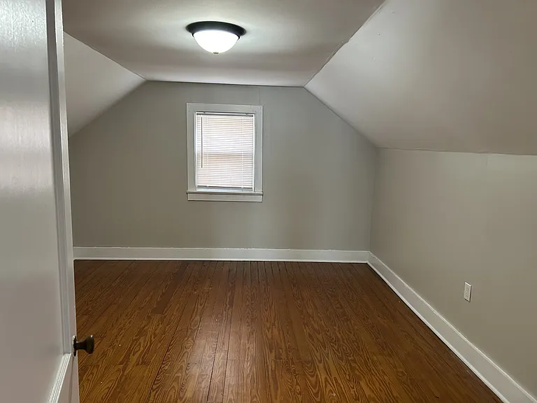352 Shenandoah Ave — Photo 6