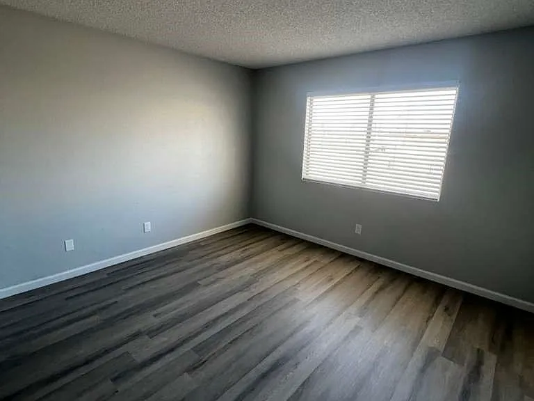 5662 E Lake Mead Blvd #A — Photo 12
