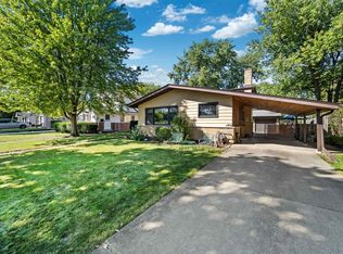 1814 Illinois Rd, Northbrook, IL 60062