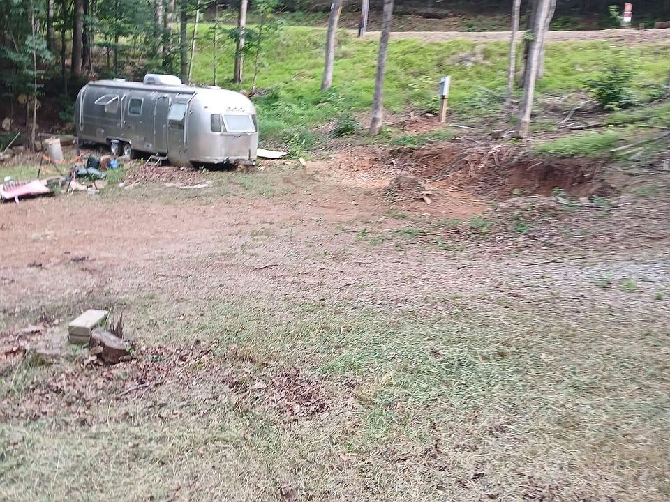 2nd image of 203 Gander Gap Rd