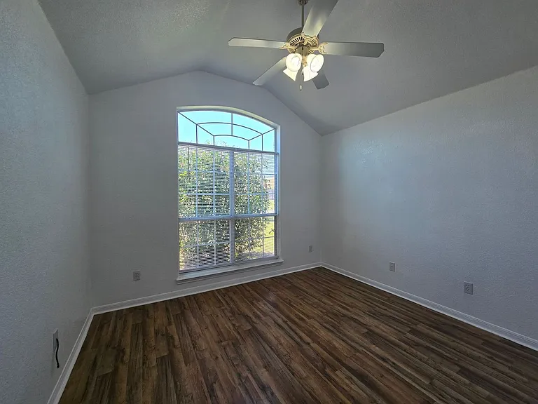 5905 Lolly Loop — Photo 17