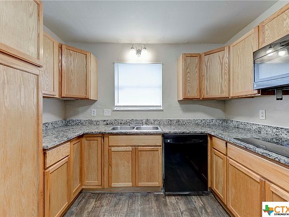 3rd image of 302 Cedar Crest Dr