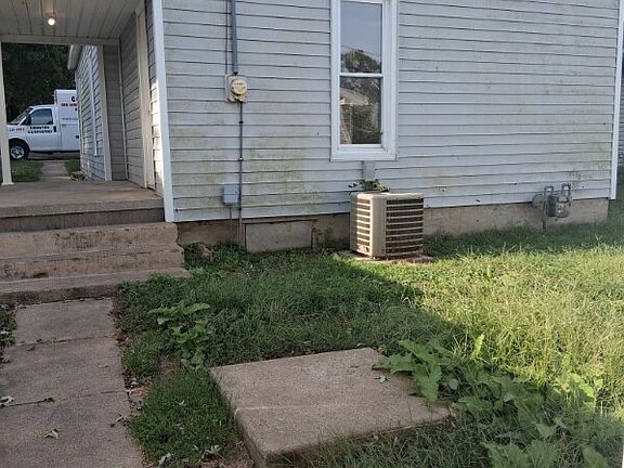 2nd image of 305 W 8th St